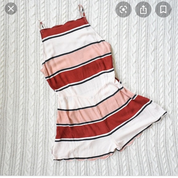 Scalloped stripe romper white peach and red - Picture 1 of 4